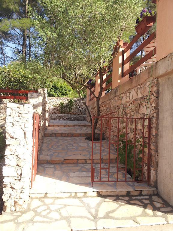 Apartment Vesna Vela Luka Ngoại thất bức ảnh